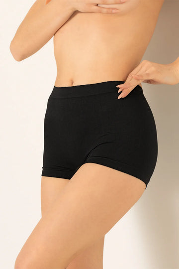 Fiolin Kadın 1 Beden Bel İncelten Siyah Renk Boxer Fit Gösteren Model